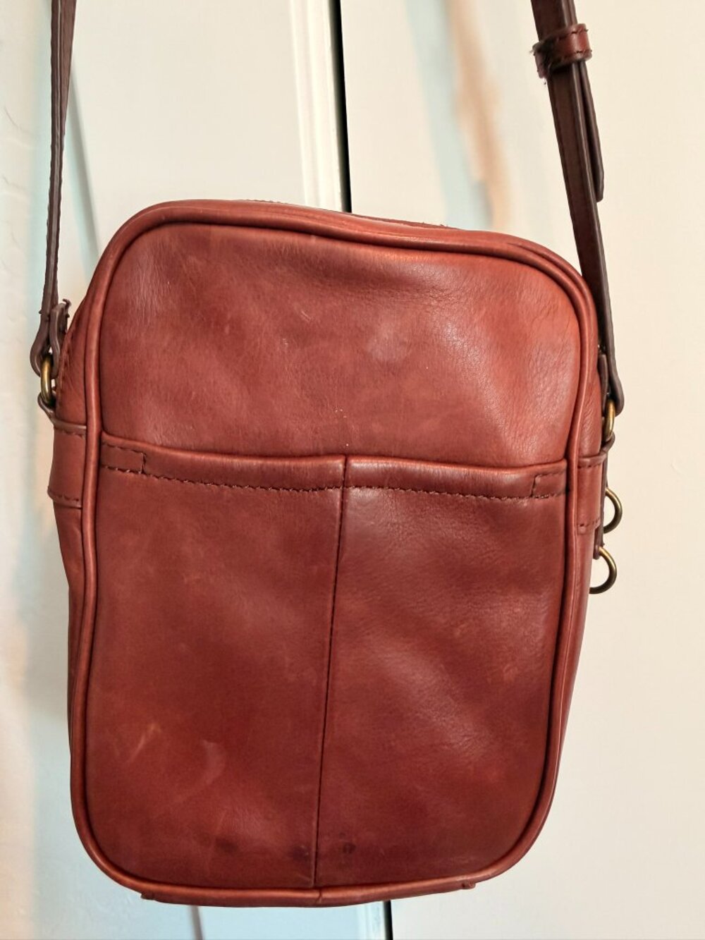American Leather Co. Genuine Leather Crossbody Bag | Adjustable Strap - Picture 4 of 11